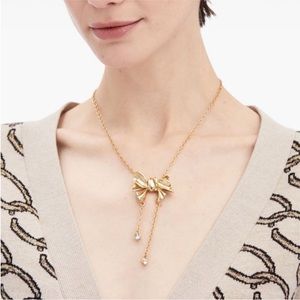 Oscar de la Renta
Lariat Bow necklace
